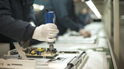 Bildauschnitt, Montage einer Festplatte Montage einer Festplatte