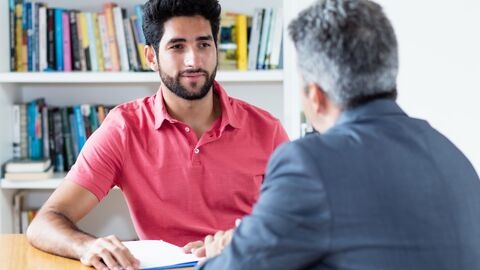 Hilfestellung beim Verständnis von Schriftstücken in einer fremden Sprache