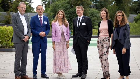 Gruppenfoto mit Minister Kai Klose und I.K.H. Madeleine von Schweden (v.l.n.r.)