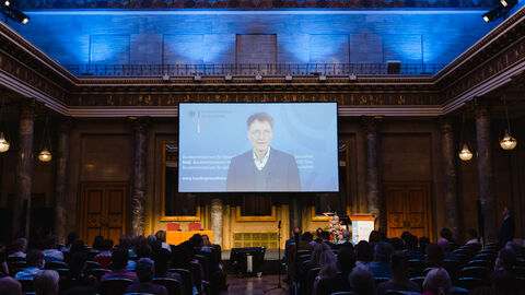 Videobotschaft von Herrn Prof. Dr. Karl Lauterbach, Bundesminister für Gesundheit, zur Eröffnung der 7. NIK 2022