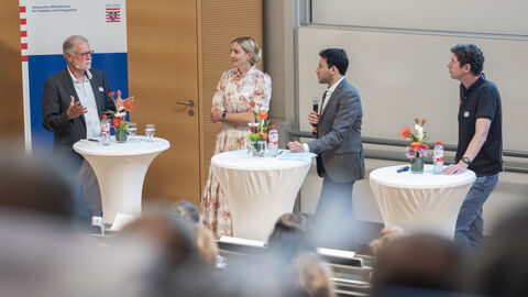 Corona-Symposium Hessen  Diskussion: "Corona virologisch" mit Prof. Dr. Christian Drosten, Prof. Dr. Sandra Ciesek und Prof. Dr. Volker Mosbrugger