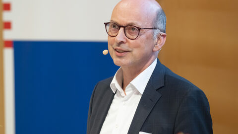 Corona-Symposium Hessen - Vortrag:  "Das Virus und der öffentliche Gesundheitsdienst – Lessons Learned" Dr. Johannes Nießen, Leiter des Gesundheitsamts Köln und Vorsitzender des BVÖGD