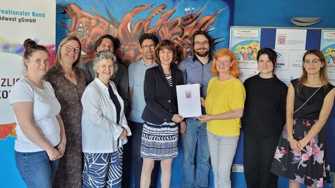 Sozialministerin Heike Hofmann mit Mitarberinnen der IB Südwest gGmbH – Jugendbildung Hessen in  Frankfurt