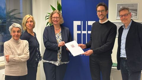 Übergabe des Förderbescheids an Filmhaus Frankfurt e.V. 