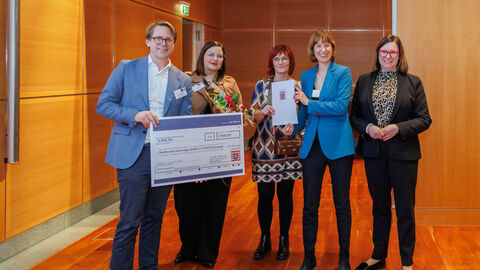 Michael Rudolph , DGB Hessen-Thüringen, Nina Bick, Stadtwerke Eschwege GmbH, Andrea Freitag, Stadtwerke Eschwege GmbH, Staatsministerin Heike Hofmann, Staatssekretärin Manuela Strube