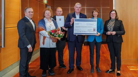 Dr. Frank Martin, Bundesagentur für Arbeit, Regionaldirektion Hessen, Andrea Repp, Repp Metallbau + Schlosserei GmbH Florian Repp, Repp Metallbau + Schlosserei GmbH, Alexander Repp, Repp Metallbau + Schlosserei GmbH, Staatsministerin Hofmann, Staatssekretärin Strube