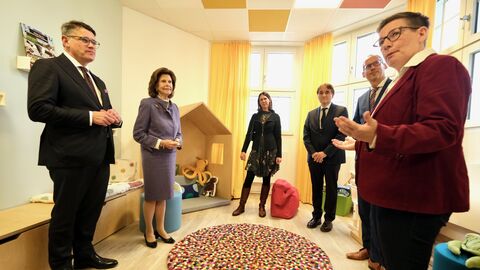 Ministerpräsident Rhein und Königin Silvia von Schweden eröffnen erstes „Childhood-Haus“ in Hessen