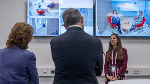 Ministerpräsident Rhein und Königin Silvia von Schweden eröffnen erstes „Childhood-Haus“ in Hessen Ministerpräsident Rhein und Königin Silvia von Schweden eröffnen erstes „Childhood-Haus“ in Hessen