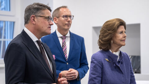 Ministerpräsident Rhein und Königin Silvia von Schweden eröffnen erstes „Childhood-Haus“ in Hessen